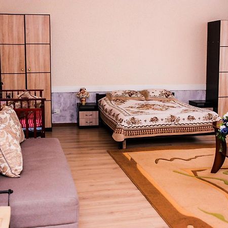 Hotel AishaDeLuxe Taraz Buitenkant foto