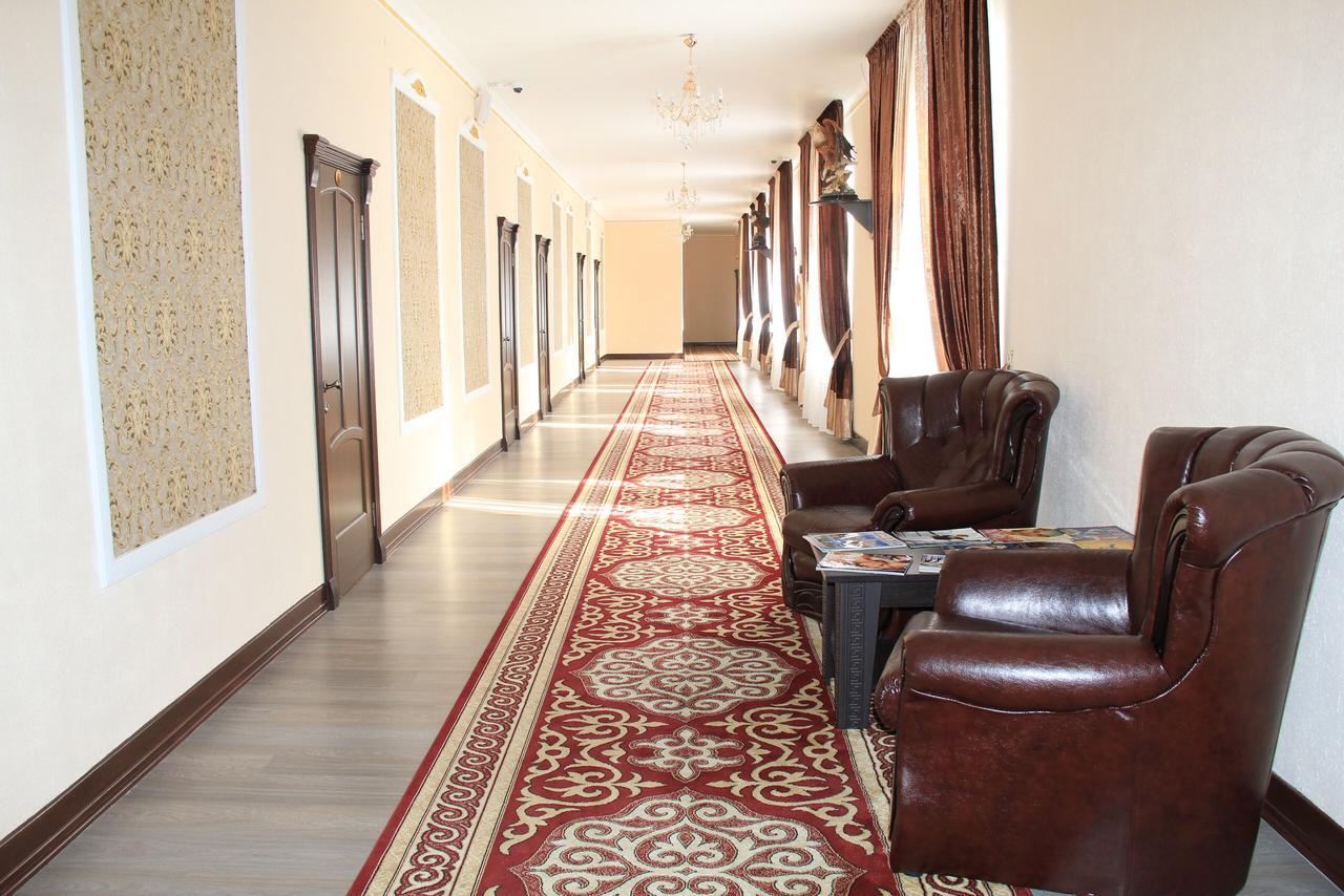 Hotel AishaDeLuxe Taraz Buitenkant foto