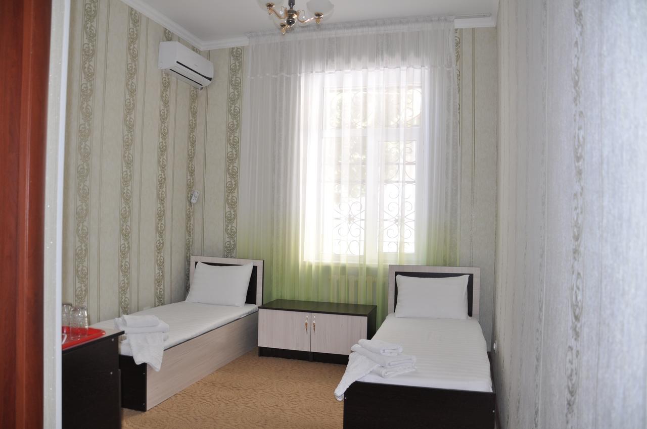 Hotel AishaDeLuxe Taraz Buitenkant foto